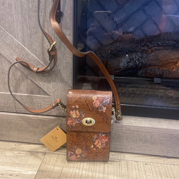 Patricia Nash Handbags - RARE PATRICIA NASH RIVELLA FLORAL MAP SLIM LEATHER CROSSBODY PURSE